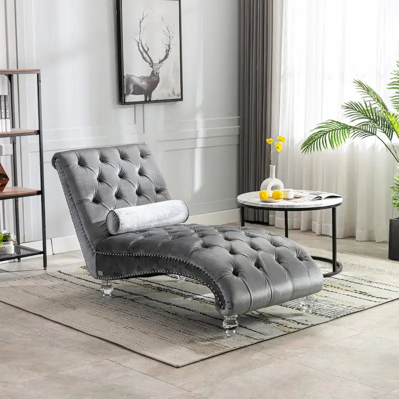 Chaise longue reclinabile imbottita in velluto con bottoni, cuscino e piedini in acrilico