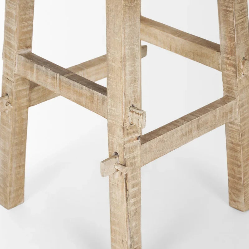 Tavolino basso in legno biondo