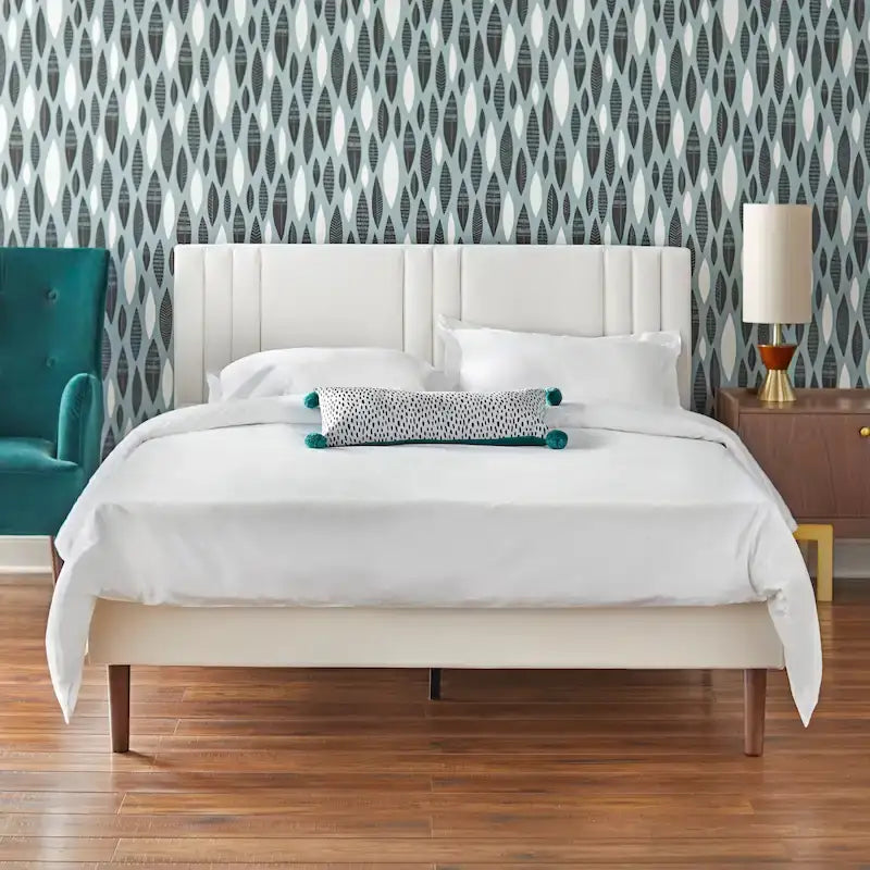 Letto matrimoniale con piattaforma e rivestimento imbottito