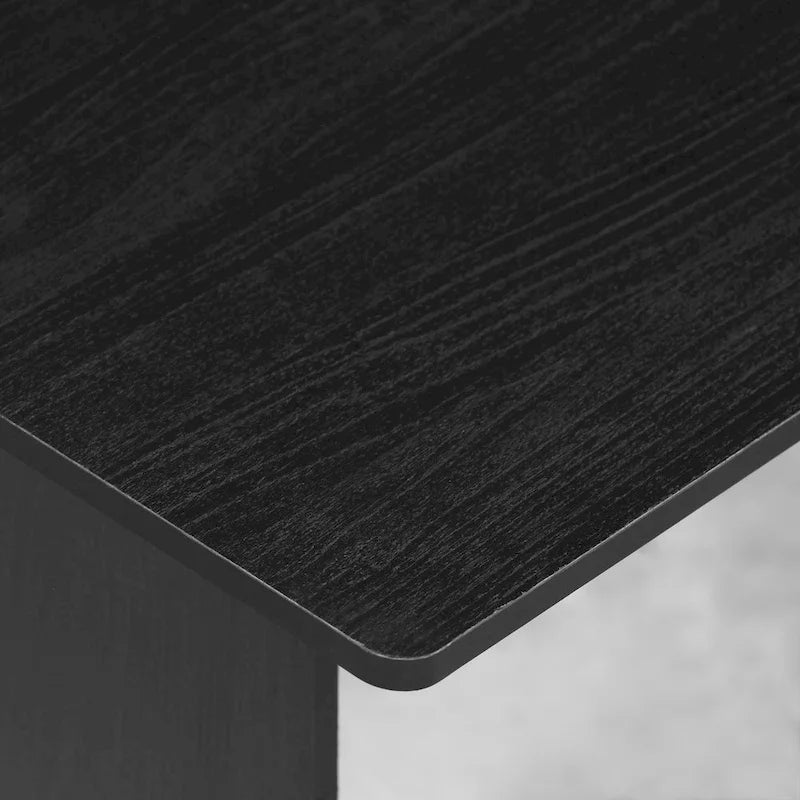 Scrivania compatta moderna in legno con ripiani