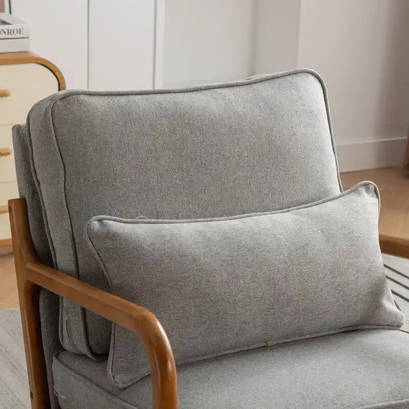 Poltrona decorativa in stile metà secolo in legno massello con rivestimento bouclé e cuscino