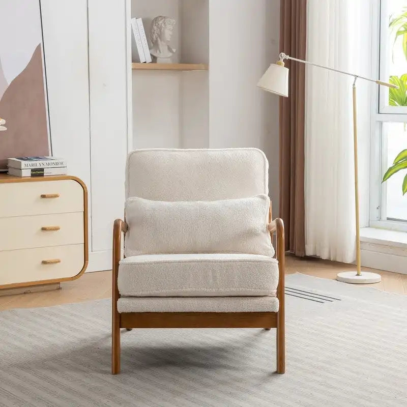 Poltrona decorativa in stile metà secolo in legno massello con rivestimento bouclé e cuscino