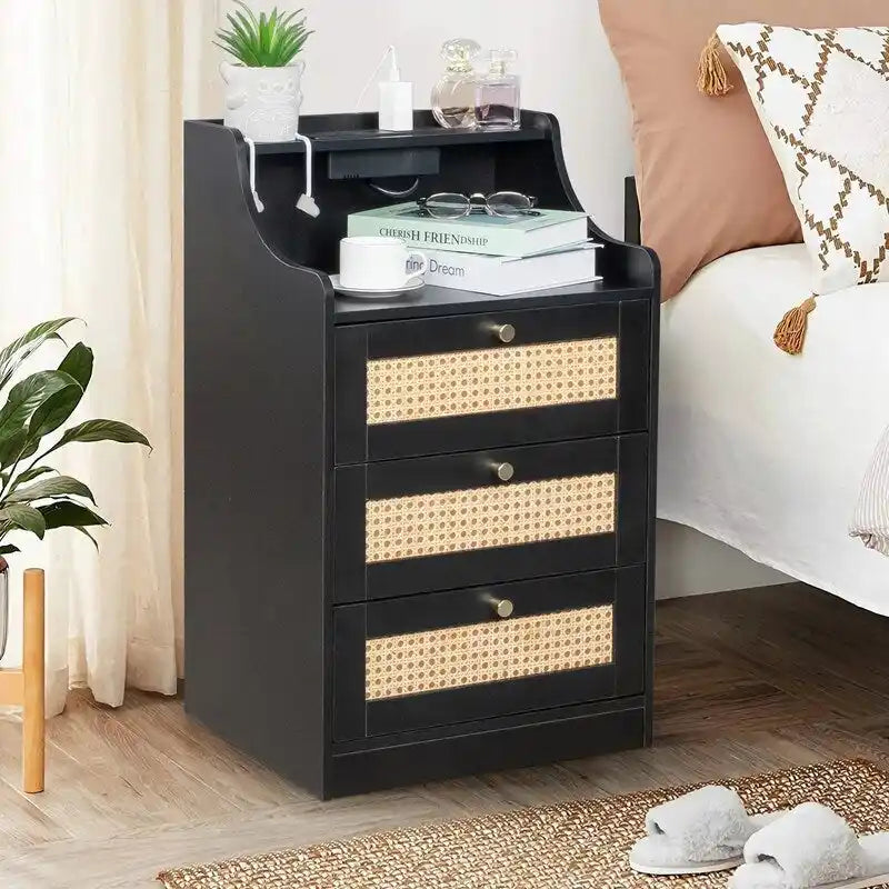 Comodino a 3 cassetti con USB