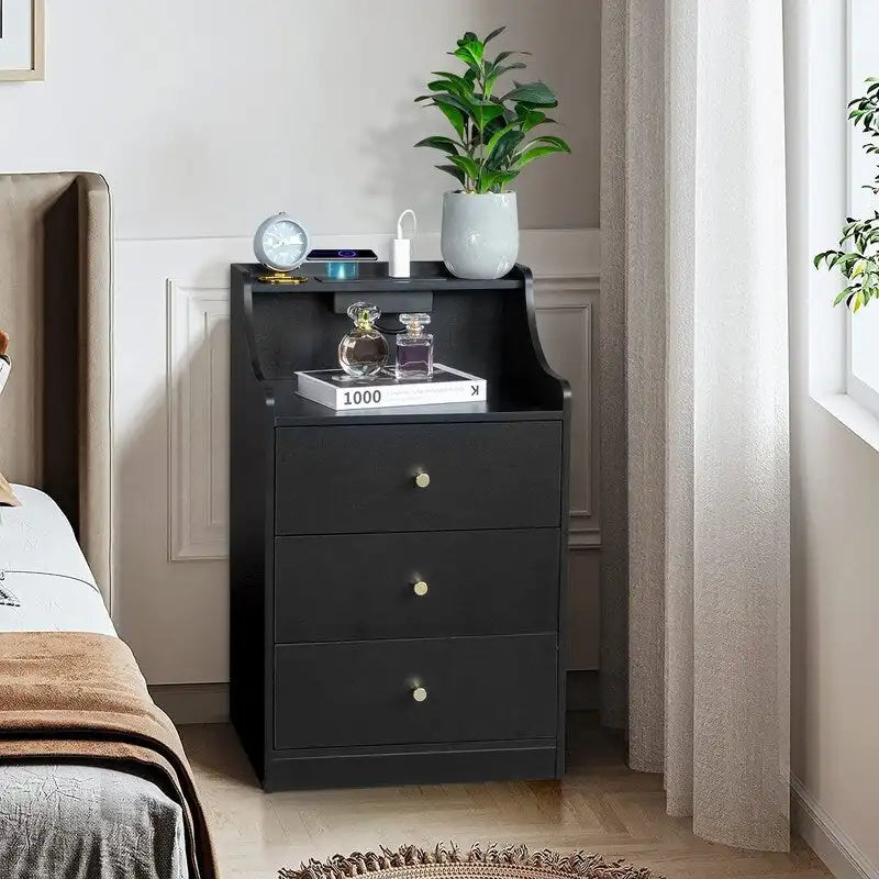 Comodino a 3 cassetti con USB