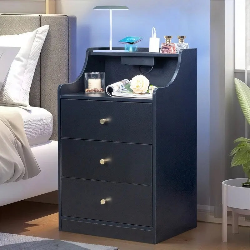 Comodino a 3 cassetti con USB