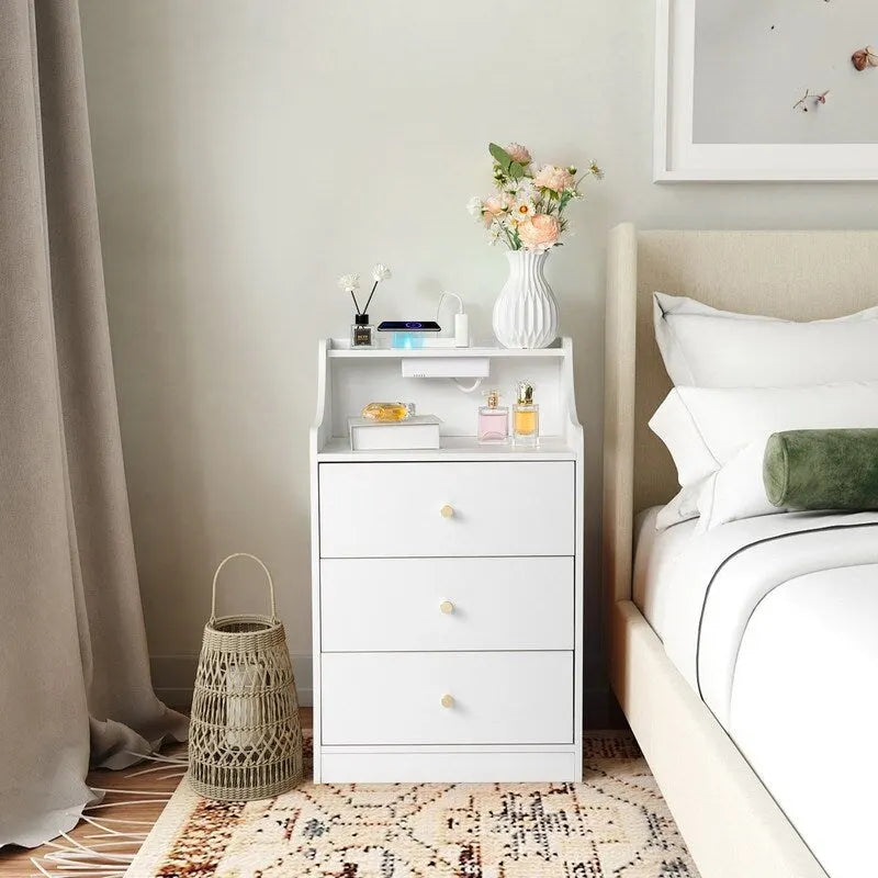 Comodino a 3 cassetti con USB